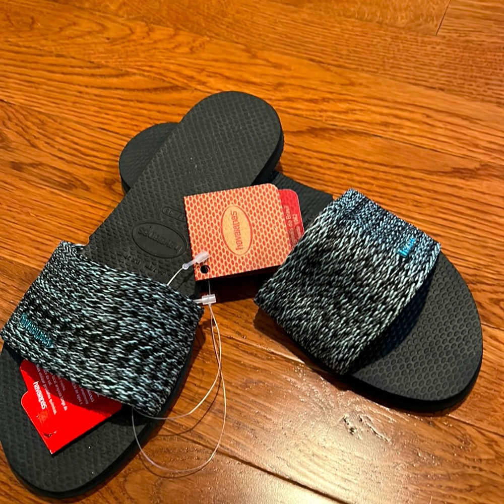 Brand new with tags haviana slides!